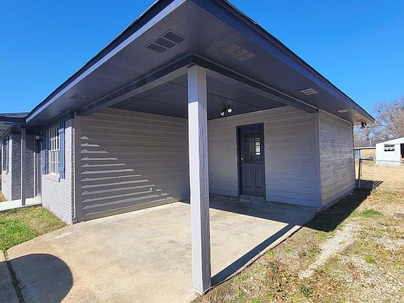 3rd image of 210 Julianne Dr