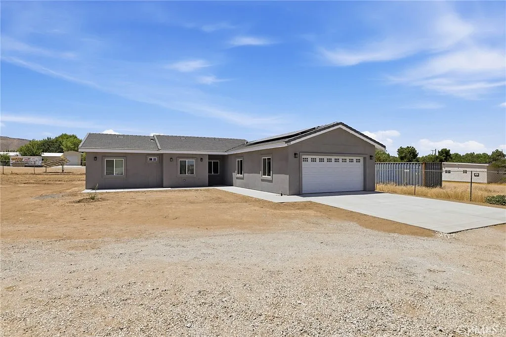 4 bed, 1200 sqft, $3,500 — Photo 1