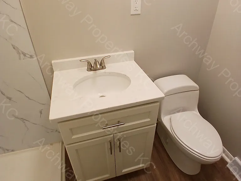5103 Long Dr — Photo 3