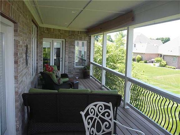 4th image of 5542 Camden Ln
