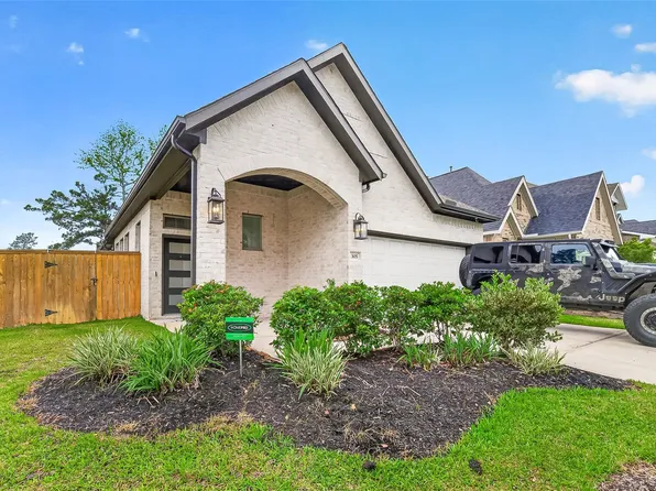 305 Rise Ln, Montgomery, TX 77316