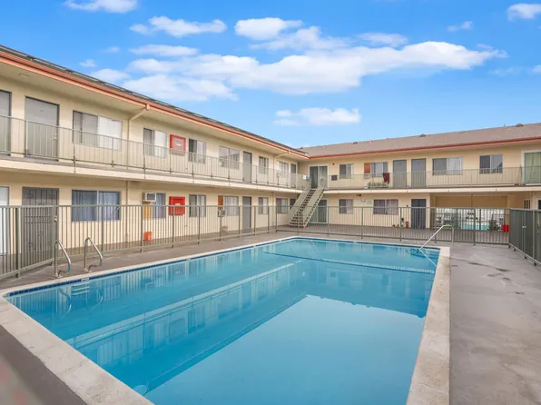 Crescent Apartments, 13805 Doty Ave APT 61, Hawthorne, CA 90250