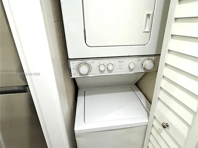 2626 Riverside Dr #2626 — Photo 9