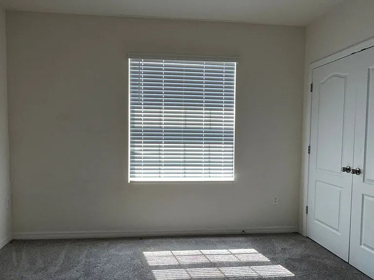 1470 Isleta Loop — Photo 12