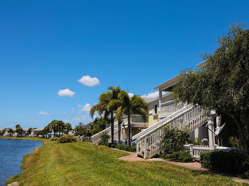 1st image of 109 Seahorse Dr SE Unit B