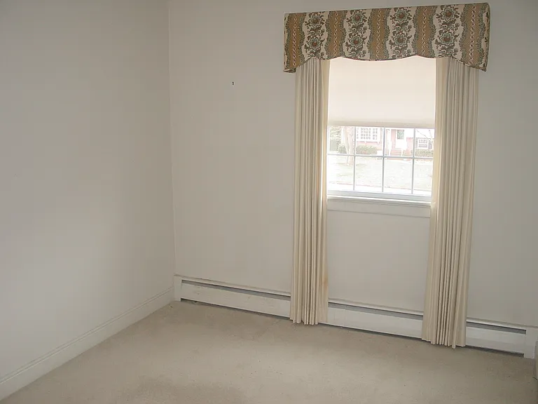 Bedroom #3 (old picture - has hardwood floors)