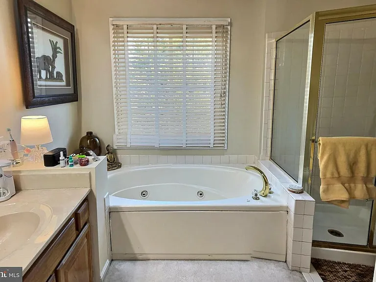 1501 Silverado Ct — Photo 23