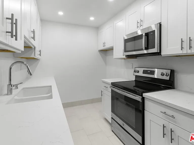 1114 12th St #103 — Photo 7