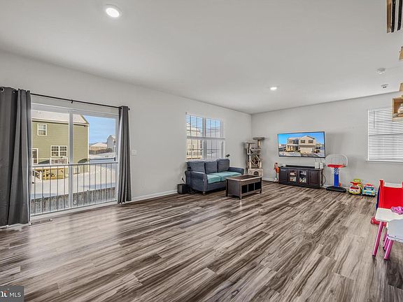 5th image of 186 Bell Tower Ln