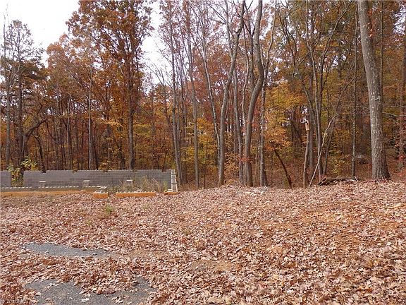 2nd image of 617 Horse Mountain Dr