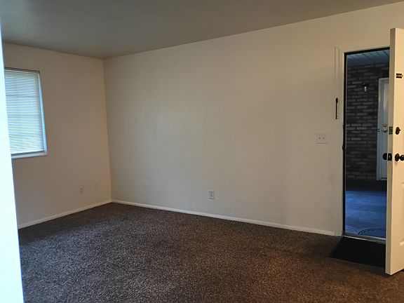 2nd image of 72 W 600 S