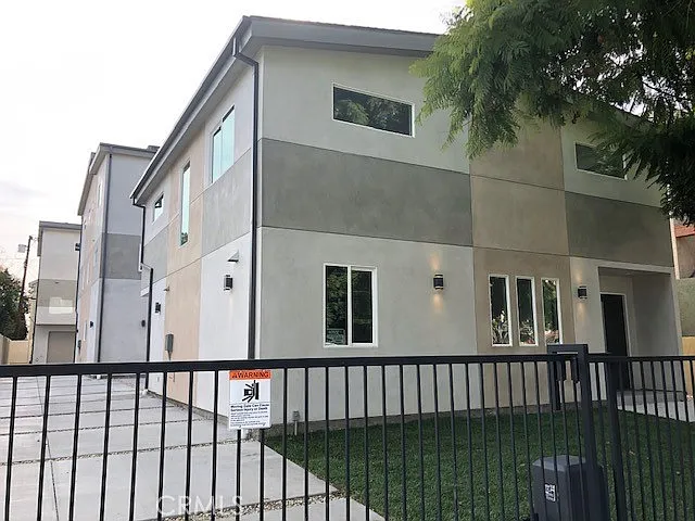 3 bed, 1357 sqft, $3,495 — Photo 1