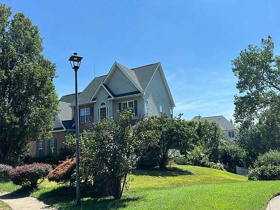 2nd image of 317 Henderson Ct