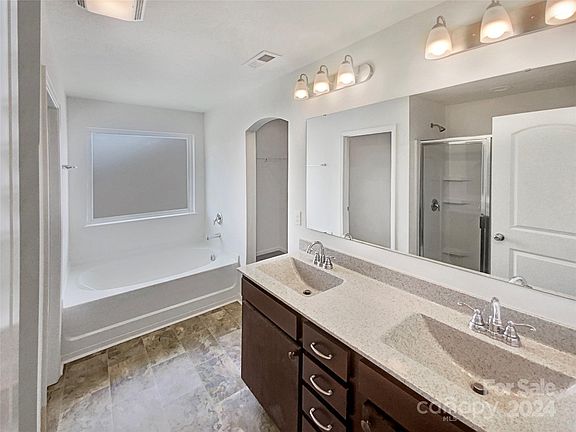 5th image of 118 Galley Ln