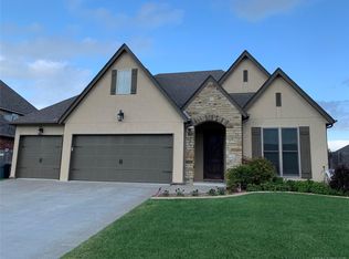 1209 S Cypress Pl, Broken Arrow, OK 74012