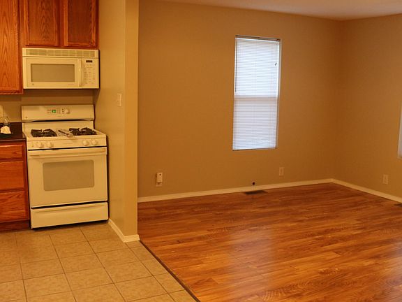 Lots of Newer Windows and Light!