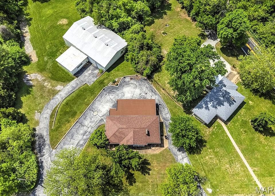 2948 Erb Rd, Saint Louis, MO 63129 | Zillow