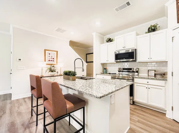 80 Basswood Ln, Auburn, GA