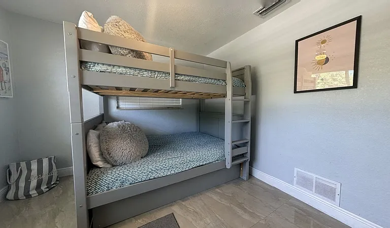 2558 Rosery Rd E — Photo 19