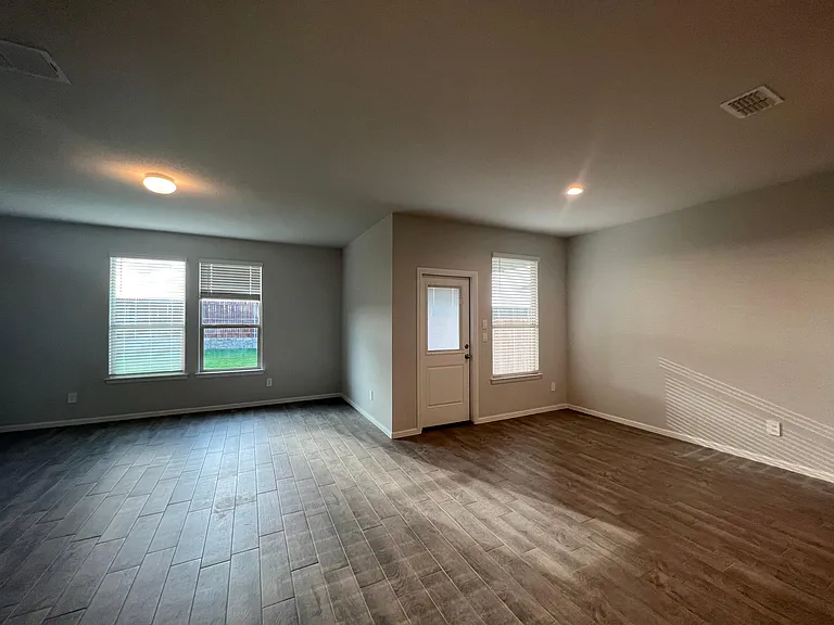 8520 Little Acorn Dr — Photo 12