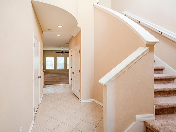 2nd image of 15 Rachel Ct