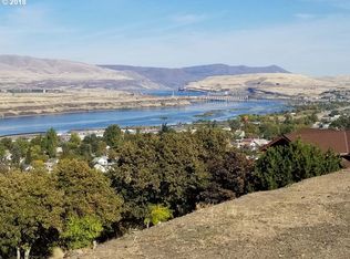 321 E Scenic Dr, The Dalles, OR 97058