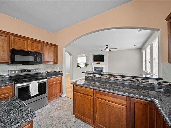 4th image of 206 Collingwood Ln