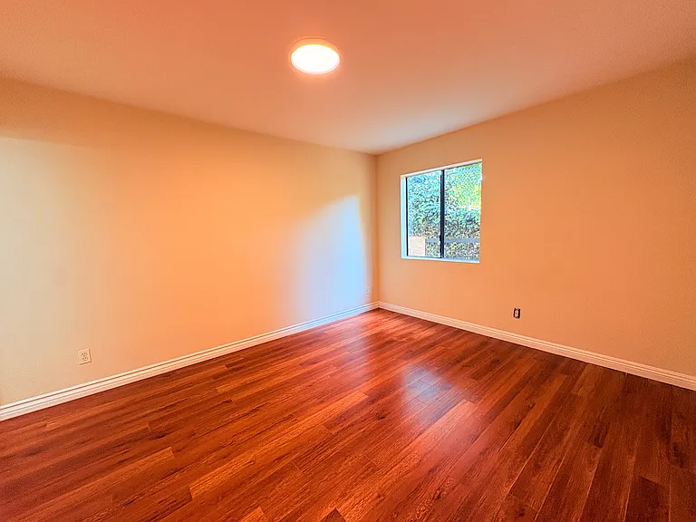 615 W Milford St — Photo 19