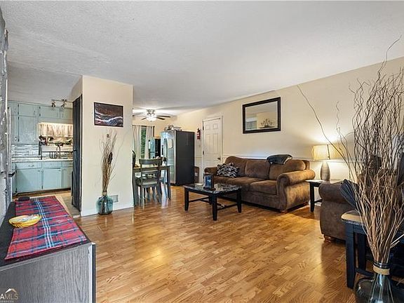 2nd image of 1496 Meadowlark Dr