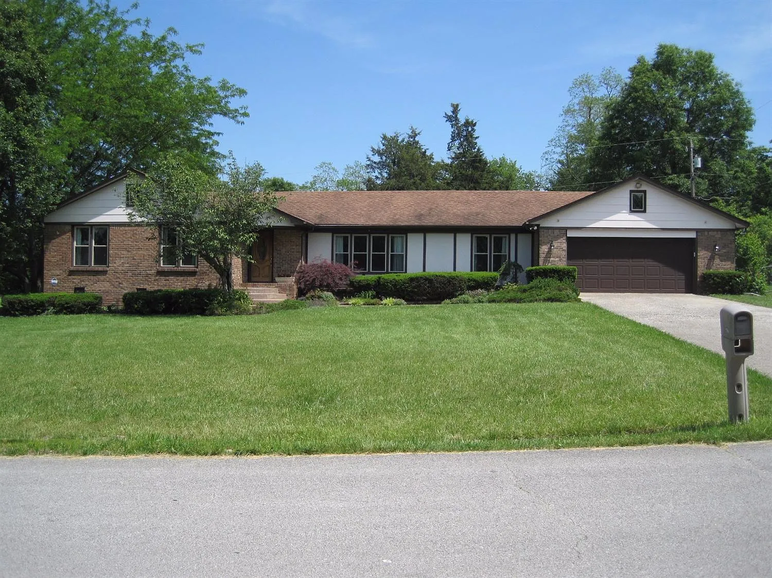 179 Carolyn Ln photo 1