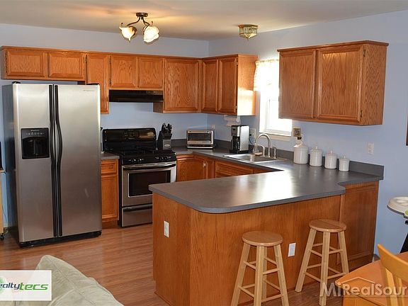 2nd image of 28090 Pierce Ct