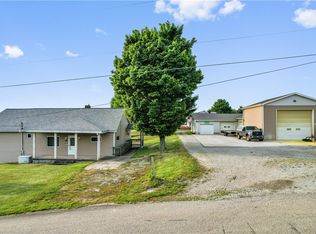 724 Petersburg Rd, Connellsville, PA 15425
