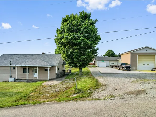 724 Petersburg Rd, Connellsville, PA 15425