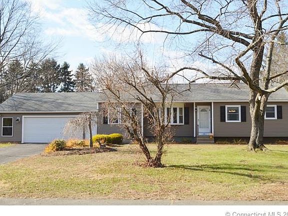 Plenty of curb appeal in th...