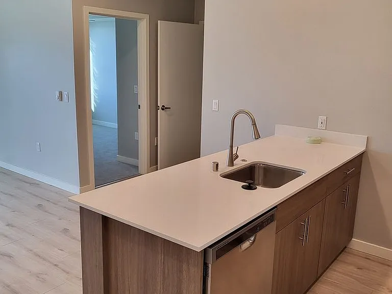 Pacific Ridge Apartments — Photo 10