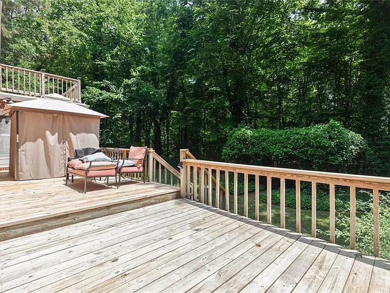 1433 Williams Cir — Photo 43