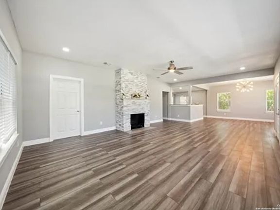 4th image of 322 W Huisache Ave #1