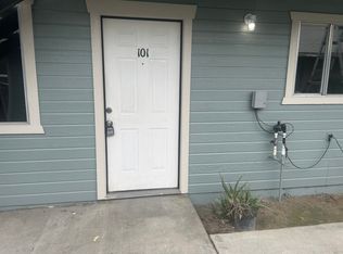 1185 Lewis St APT 101, Kingsburg, CA 93631