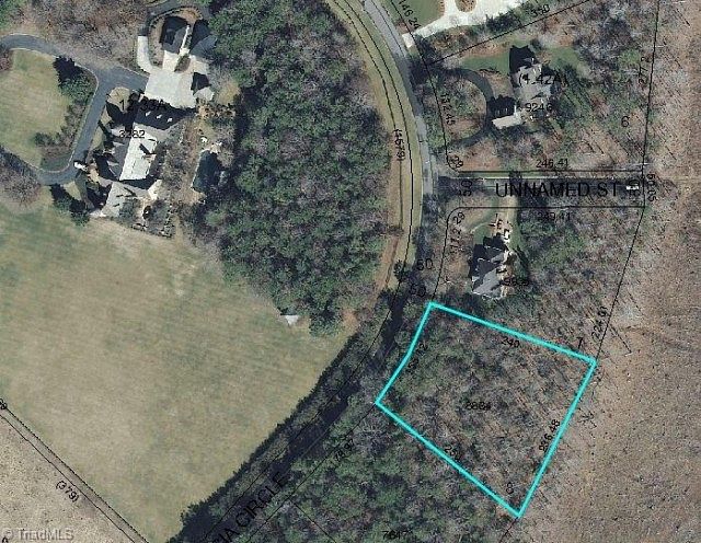 1st image of 202 Acacia Cir