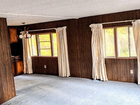 2nd image of 1481 NE Nace Boulevard