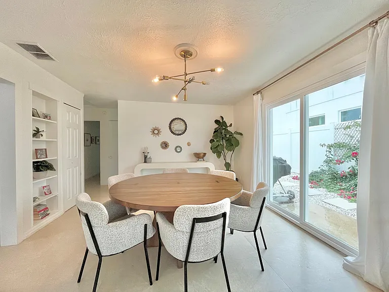 2229 Bougainvillea St — Photo 7