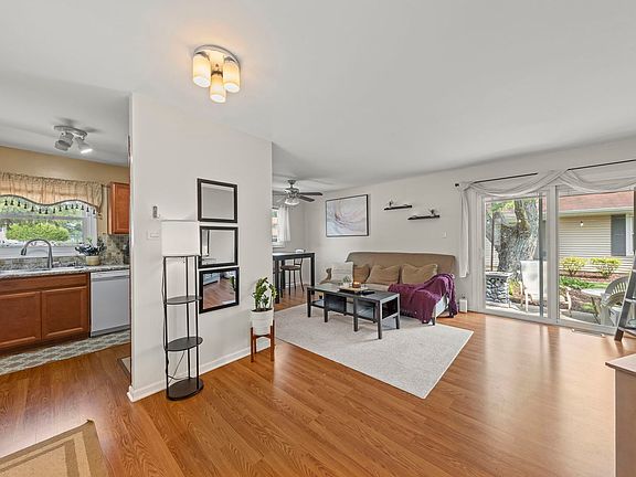 4th image of 15301 Creekside Dr APT B