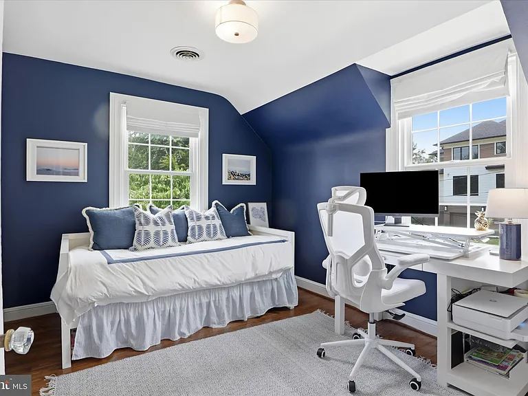 2316 N Stafford St — Photo 33