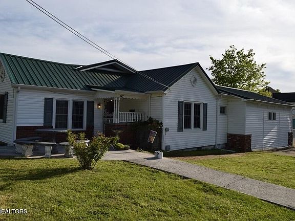 3rd image of 251 Siler St