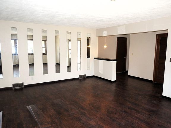 5th image of 1905 Wedel Ave