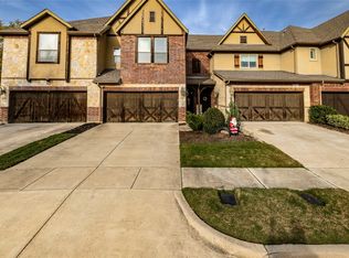 1003 Brook Hollow Dr, Euless, TX 76039