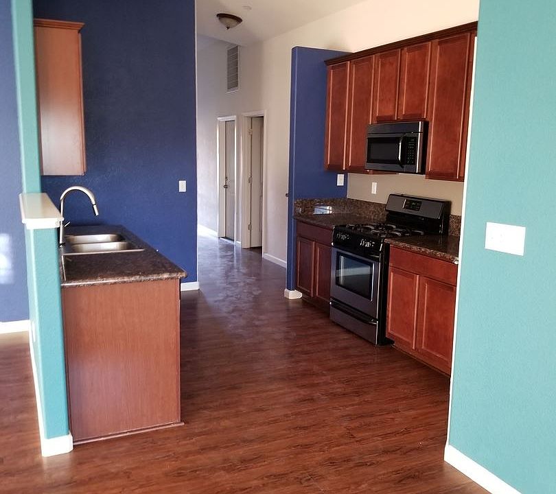 1st image of 3815 Parkway Pl