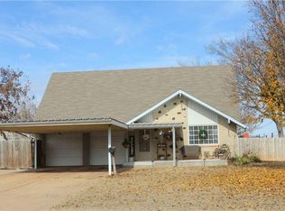 801 NW 16th St, Moore, OK 73160