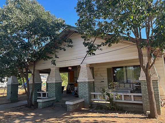 2nd image of 2615 Olive St