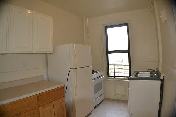 Rented by Christie Property Group | media 18